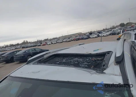 2015 Toyota Rav4 Limited z USA, uszkodzony, nr VIN 2T3YFREV2FW137892